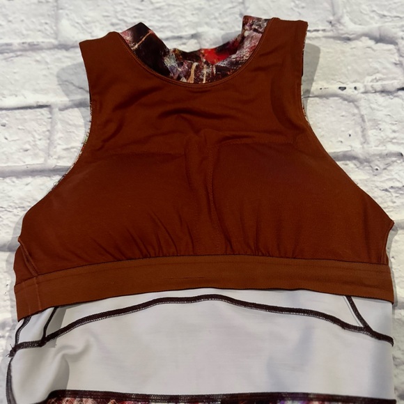 Lululemon Everlux and Mesh Cropped Tank Size 6 - Picture 9 of 9